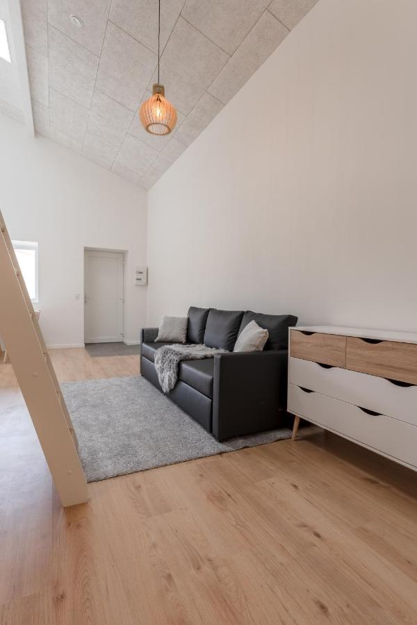 Studio Apartments Close To Airport Mithvagur Zewnętrze zdjęcie